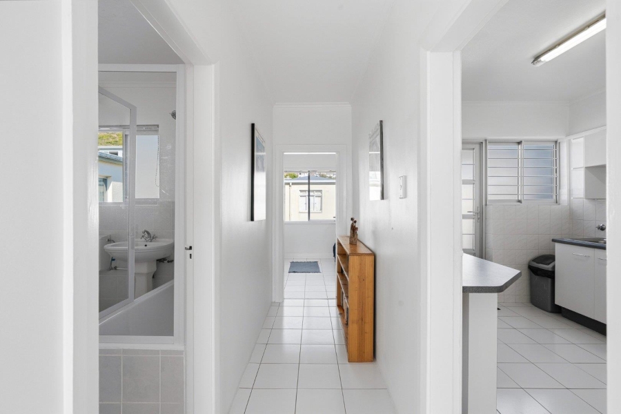 To Let 2 Bedroom Property for Rent in Sea Point Western Cape